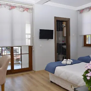 Pure Diamond Otel
